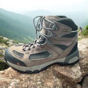 Vasque Breeze 2.0 GTX Women’s Hiking‎ Boots Size 9M Waterproof Leather